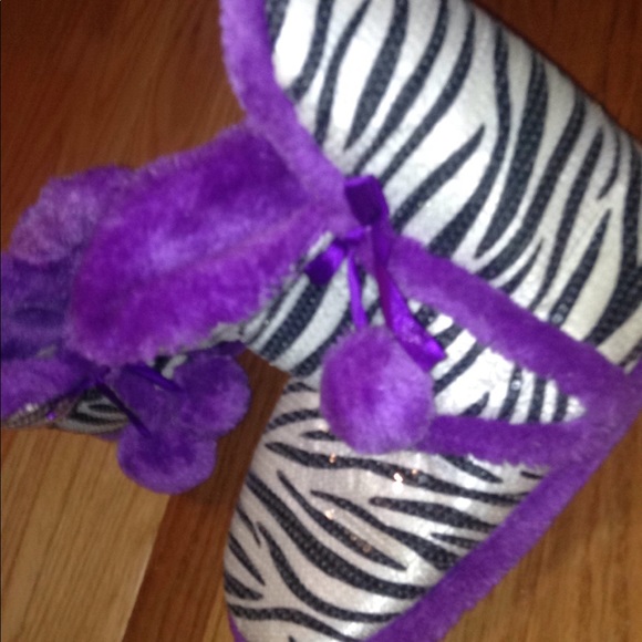 Slippers - Picture 2 of 2